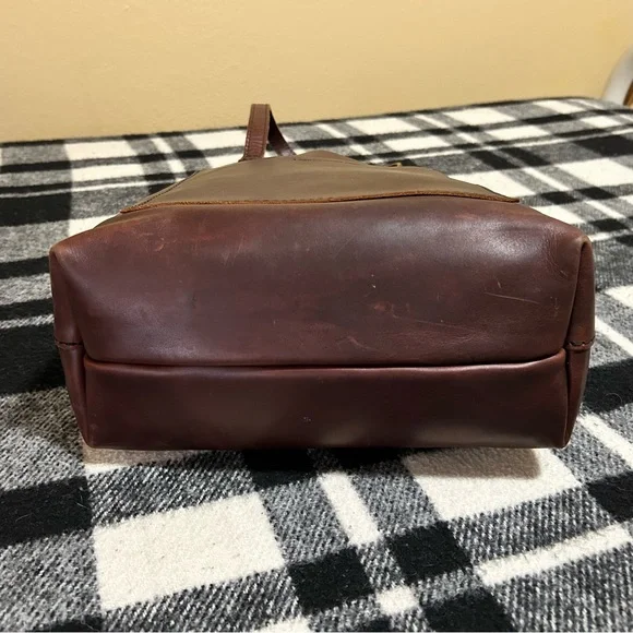 Portland Leather Goods PLG Original Crossbody Tote in Cognac - Picture 5 of 15